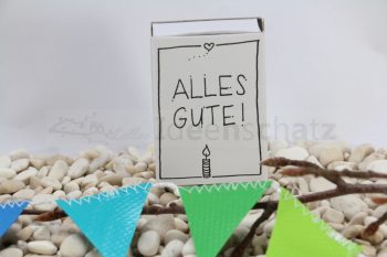 Box mit Wimpelkette – Bild 5
